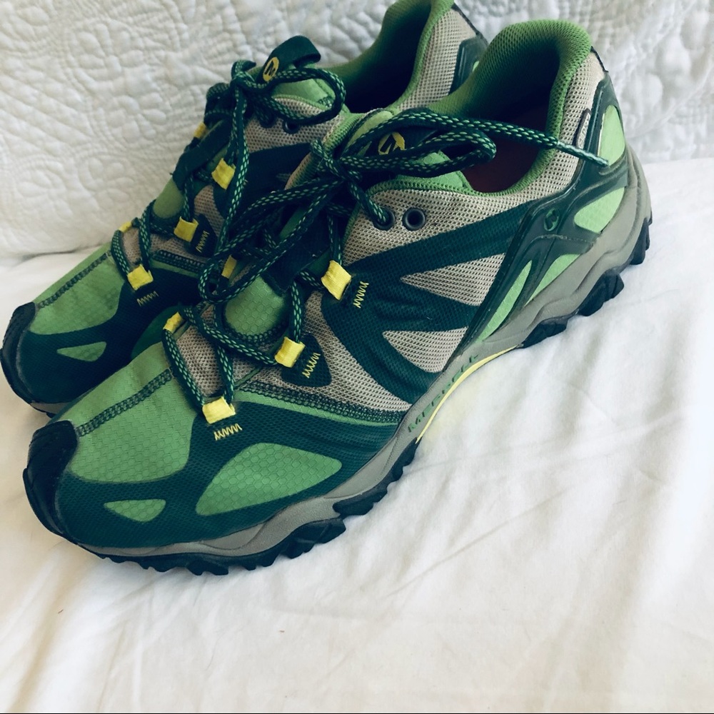 Merrell Women’s Hiking Shoes Sz 10